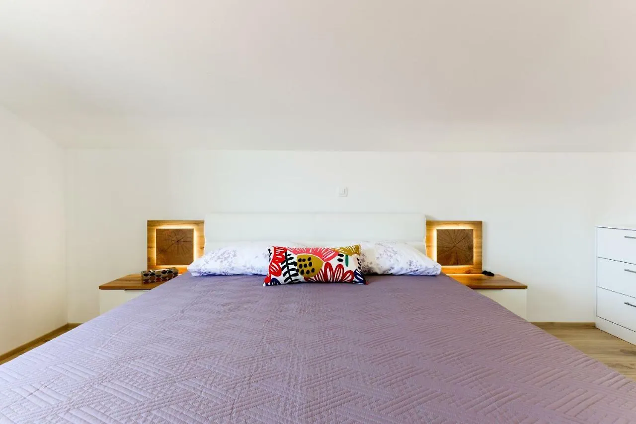 Apartmani Bosa Zadar 0*,